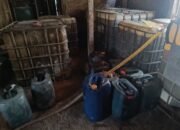 Unit Intel Kodim 1422/Maros Gerebek Tempat Penimbunan Solar Subsidi di Bontoa