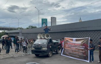 Diduga Lakukan Pemerasan, eks Kajari Enrekang Didemo Aktivis di Kota Makassar